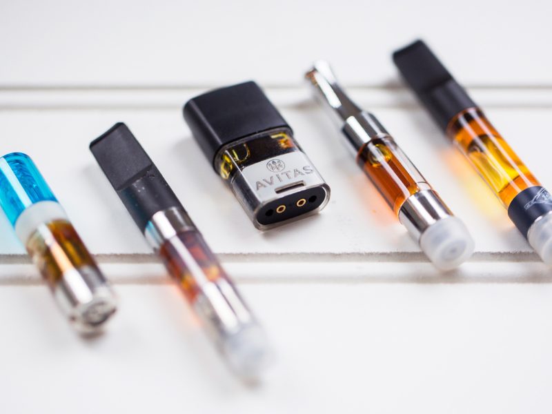 Comparing Refillable vs Disposable Weed Pens: Which Wins?